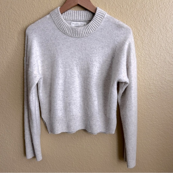 Abercrombie & Fitch Cashmere Mock Neck Sweater - Picture 2 of 7